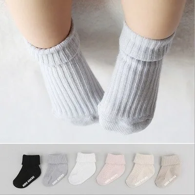 Vaikų medvilnės kojinės 0-4T neslidus vientisos spalvos kojines naujagimiams bamblys Vertikaliai dryžuotas Bnitted Jaukus Minkštas Kvėpuojantis Kūdikių Kojinės